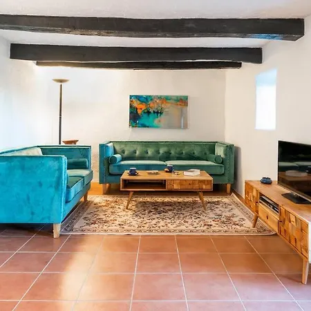A 3bedroom Country House, With Pool Close To Villa *
