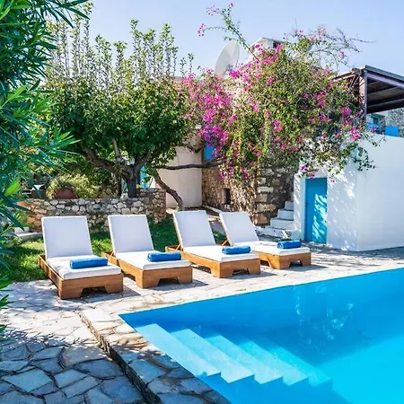 A 3bedroom Country House, With Pool Close To