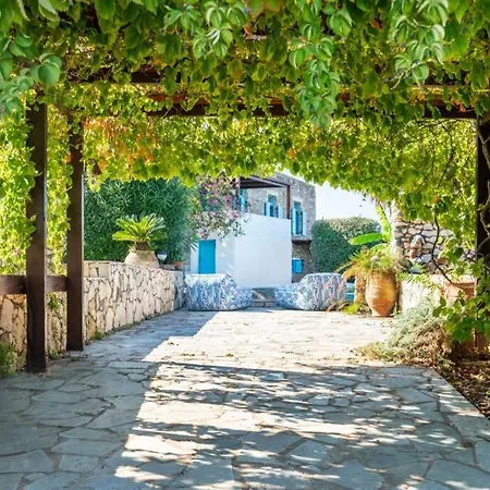 A 3bedroom Country House, With Pool Close To Villa *
